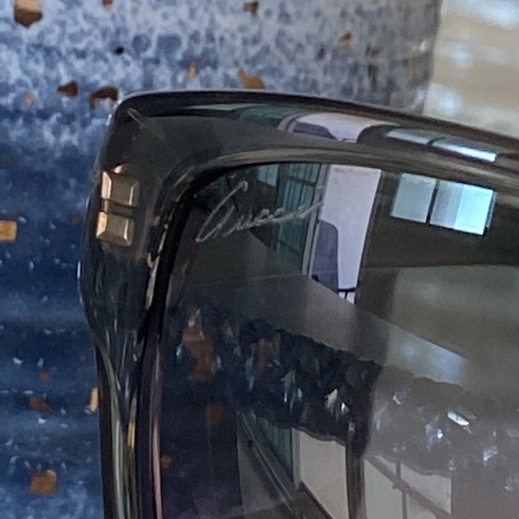 Authentic Gucci sunglasses 🕶 - Picture 7 of 7